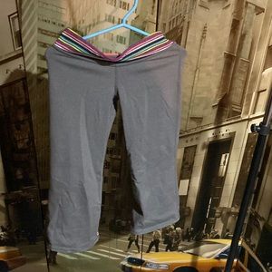 EUC woman’s size 2 reversible Ivivva by Lululemon capris